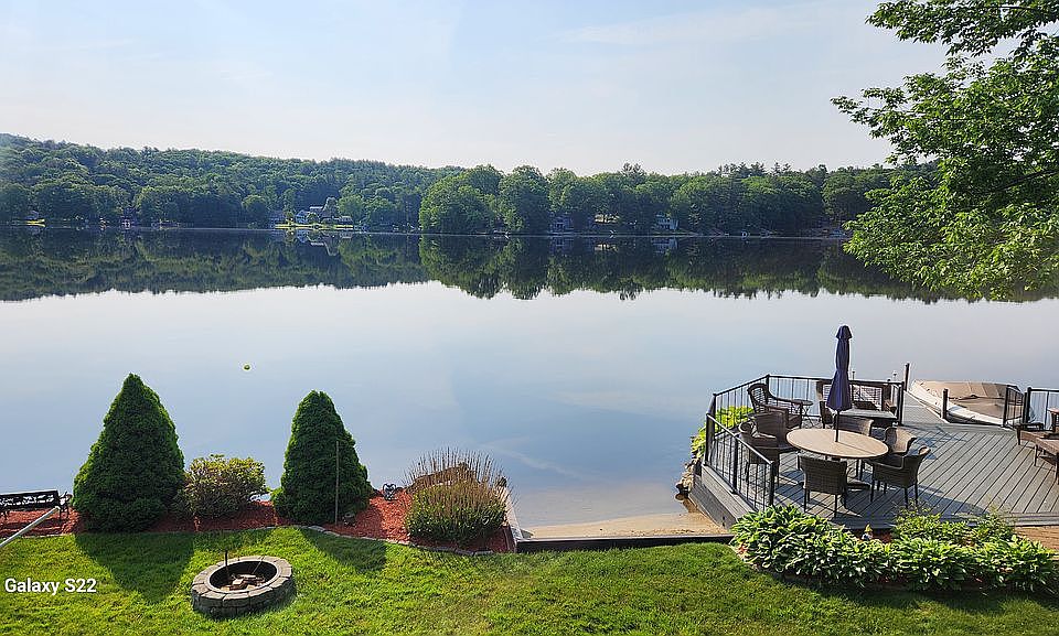 2nd image of 32 Beaver Dam Rd