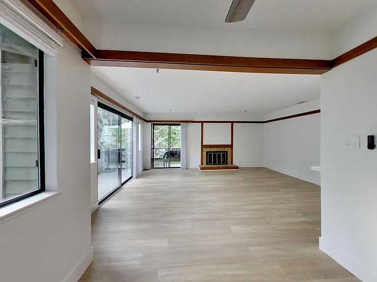 Riverwood Apartments — Photo 145
