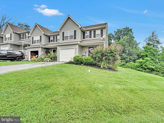 5th image of 261 Wildflower Dr