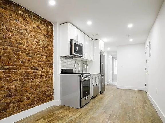 5th image of 187 Hester St #2F