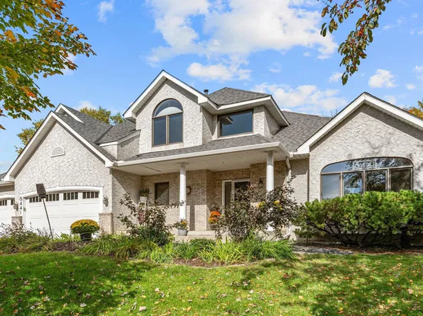 8441 W Lake Dr, Chanhassen, MN 55317