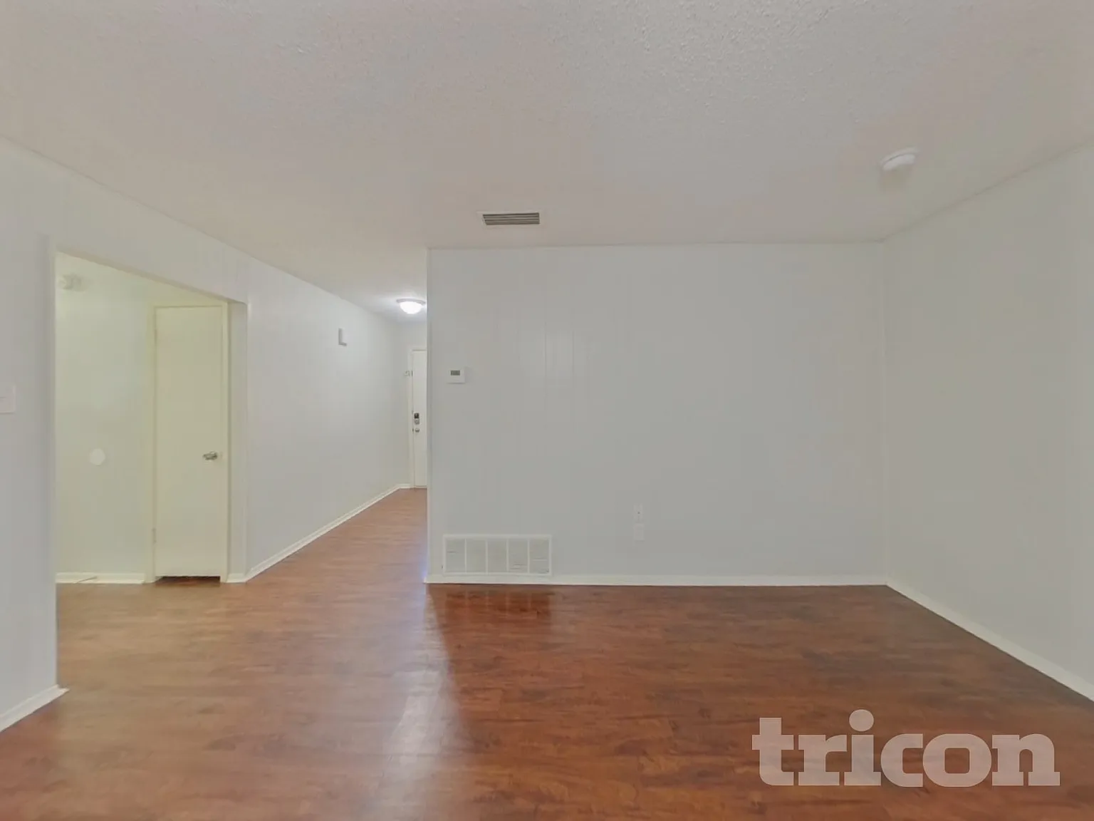 1916 Tracey Circle Irving TX — Photo 2