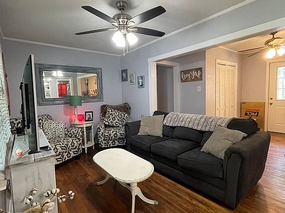2nd image of 105 Bellwood Dr