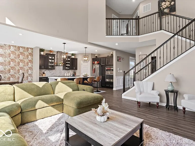 6037 Shallow Creek Ln — Photo 4