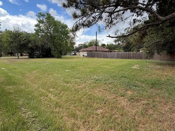 504 N Wharton St, El Campo, TX 77437