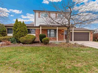 609 Manchester St, Madison Heights, MI 48071