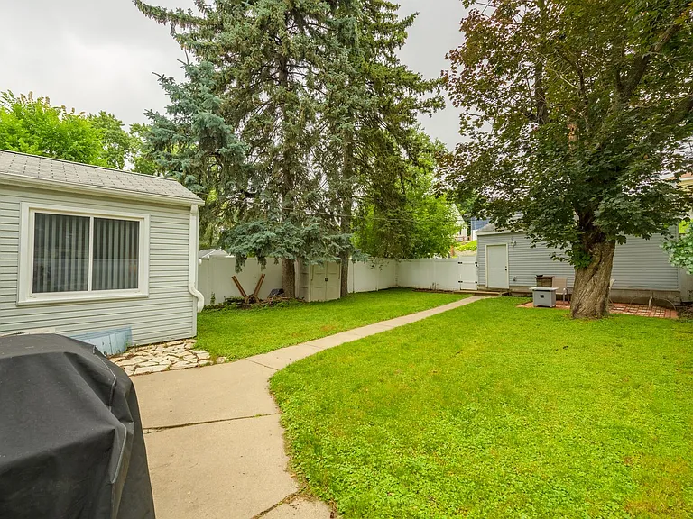 3243 Fillmore St NE — Photo 16