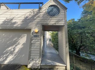 1661 SW Montgomery Dr, Portland, OR 97201