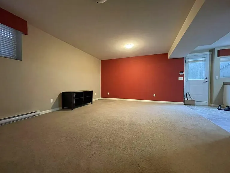 789X 211b St #BASEMENT — Photo 2