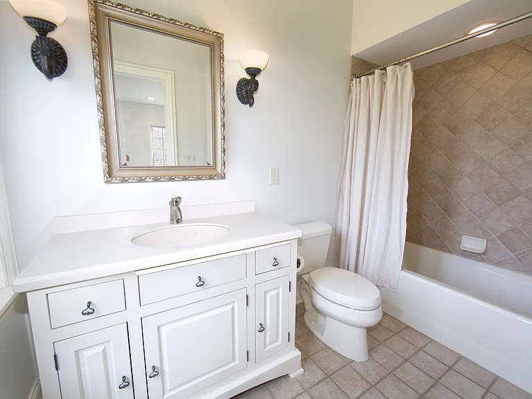 11560 N Canterbury Dr — Photo 30