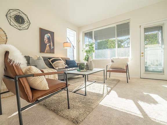 4th image of 4204 Fieldstone Drive #101