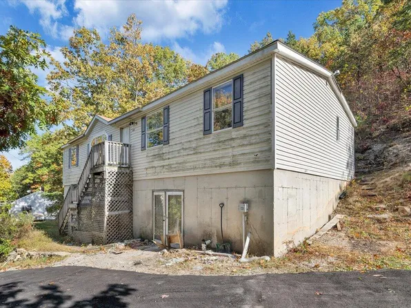 3120 Powell Dr, Salem, VA 24153