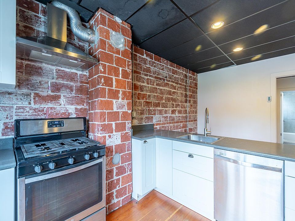 1st image of 5922 N Albina Ave #4