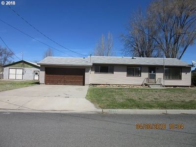 1090 D St, Baker City, OR, 97814