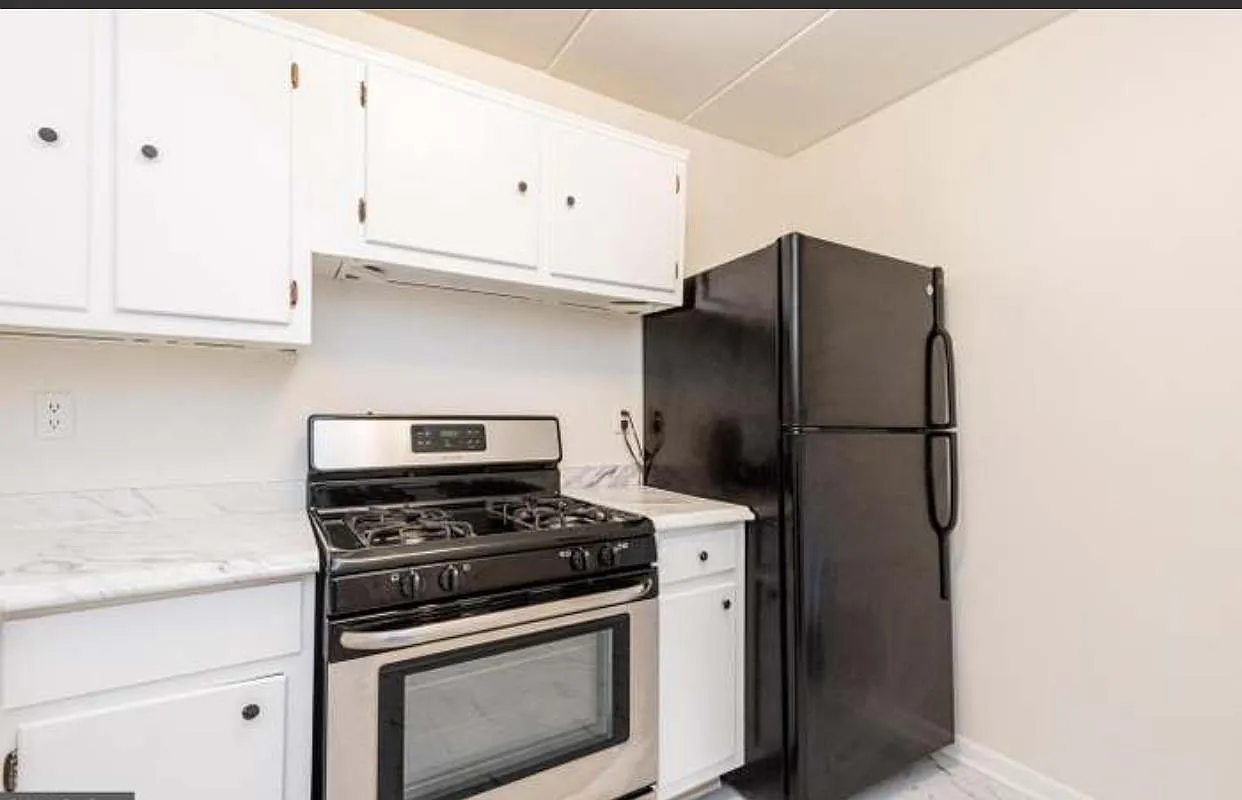 1 bed, 748 sqft, $1,400 — Photo 4
