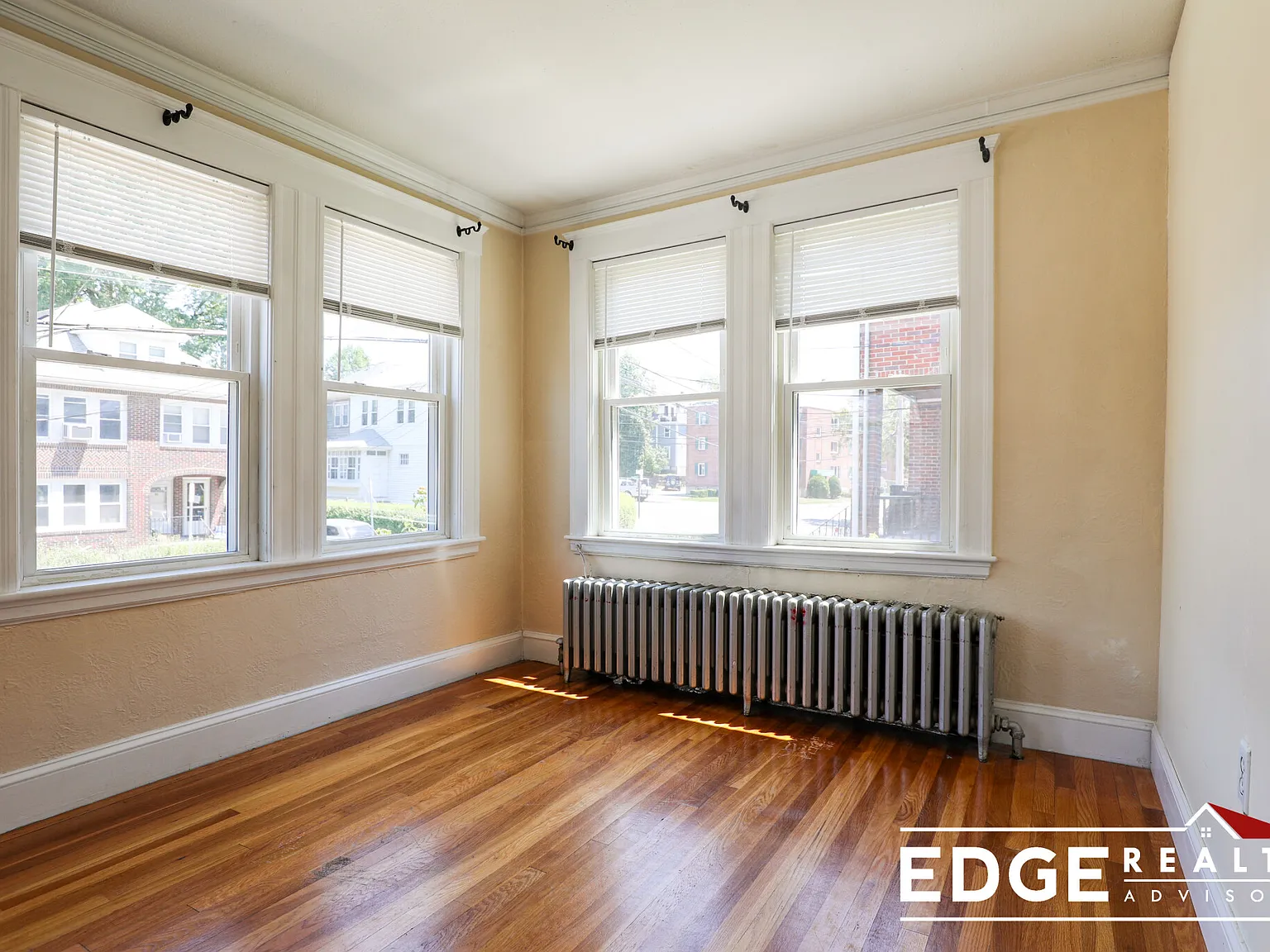 3 bed, 1200 sqft, $3,800 — Photo 4