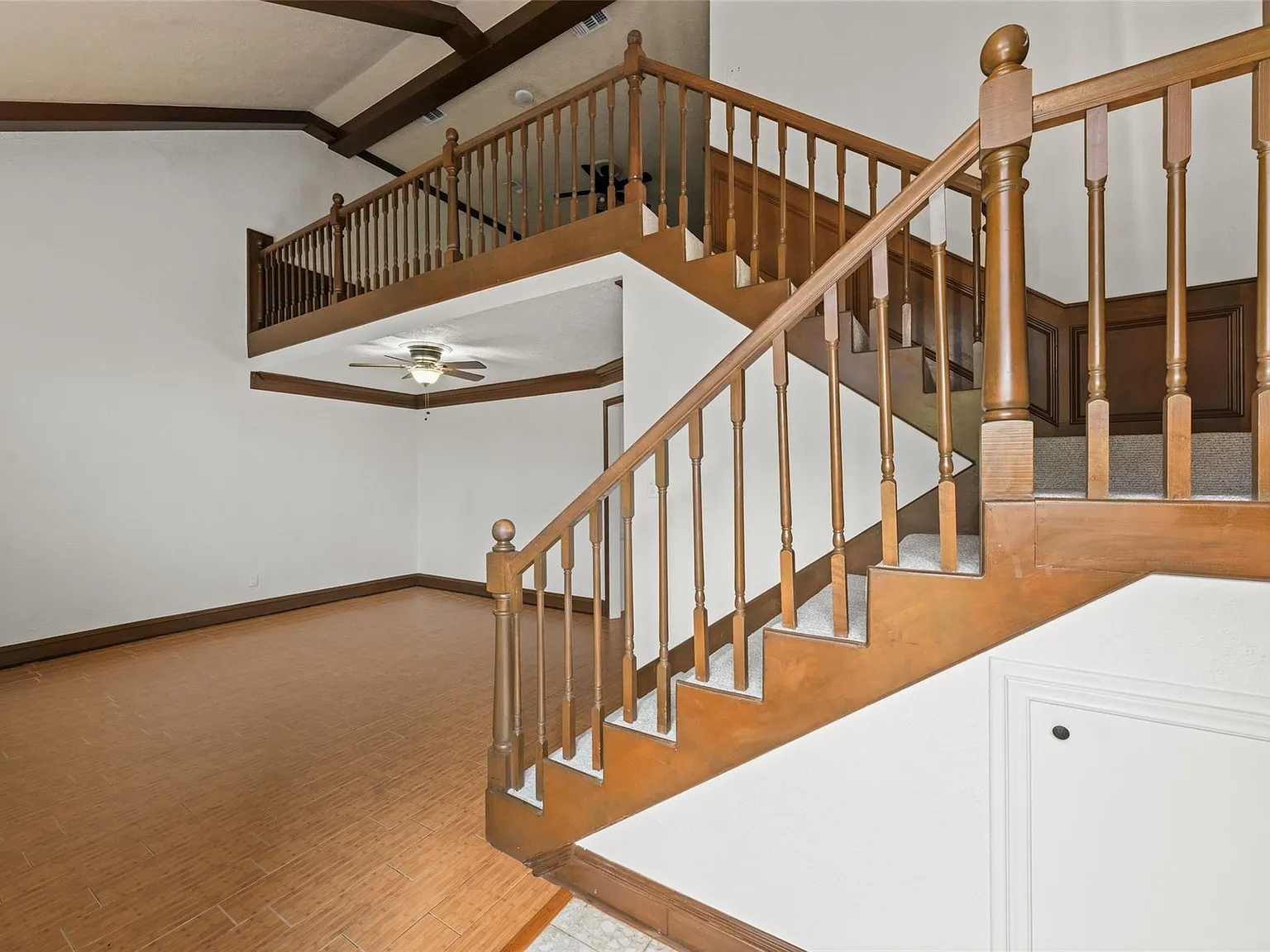 3 bed, 2.0 bath, 1930 sqft, $1,800 — Photo 4