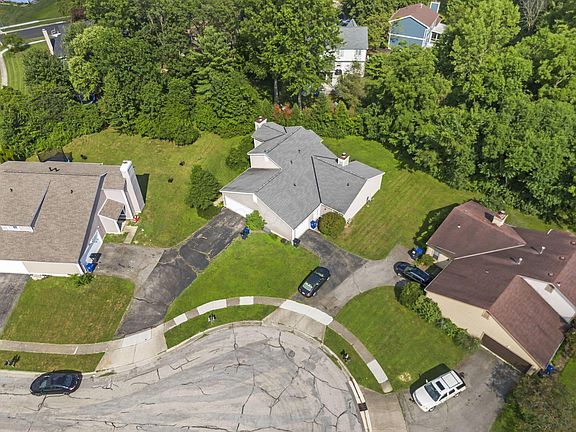 3rd image of 1290 Paddington Ct