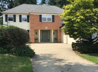 4574 Prestwick Xing, Westlake, OH 44145