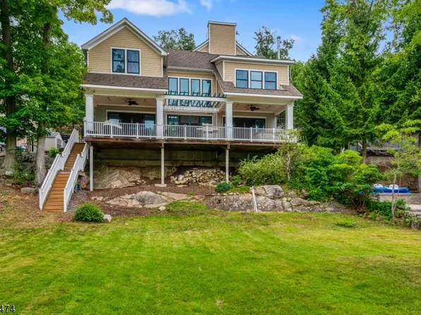 229 Squaw Trl, Hopatcong Boro, NJ 07821