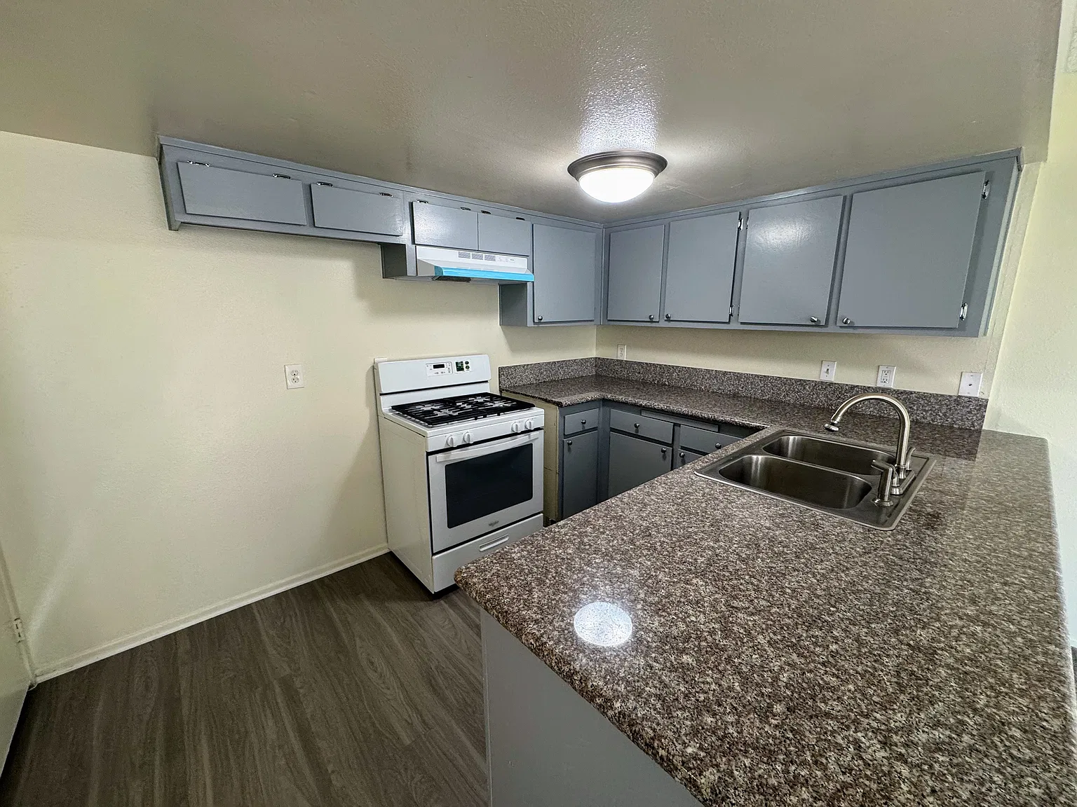 2 bed, $2,375 — Photo 1