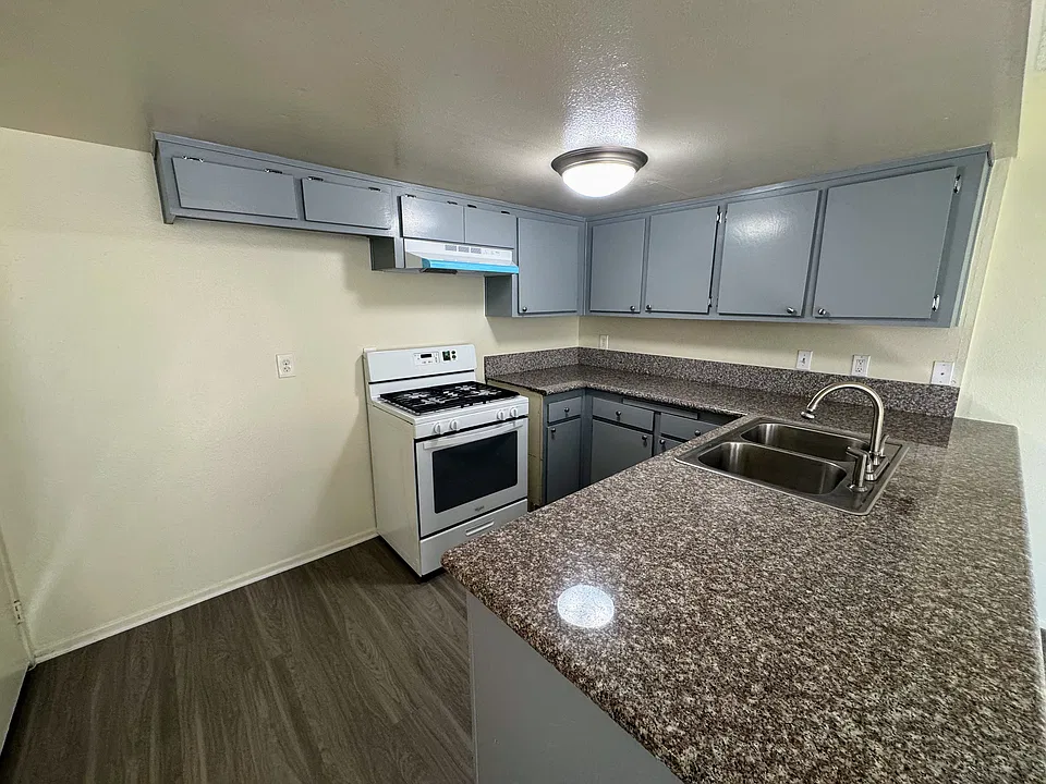 521 S Montebello Blvd #M