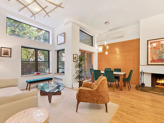 2nd image of 822 Greenwich St