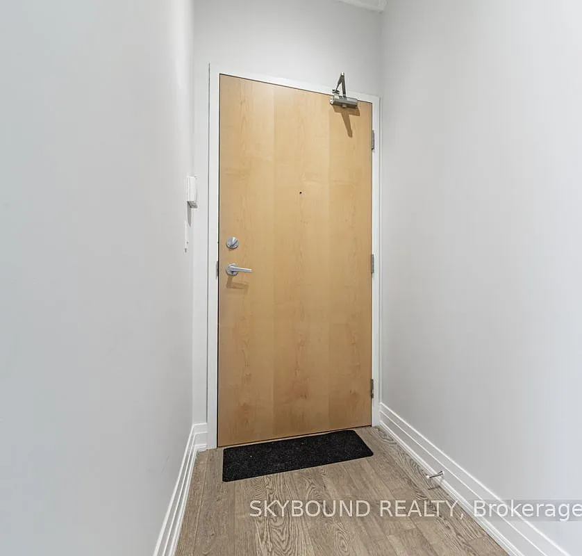 3939 Duke Of York Blvd — Photo 2