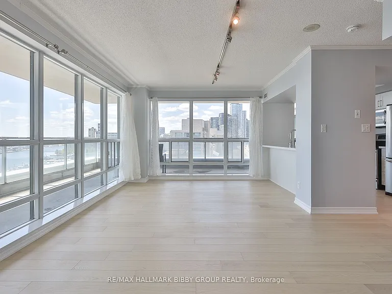 410 Queens Quay W #1103 — Photo 4