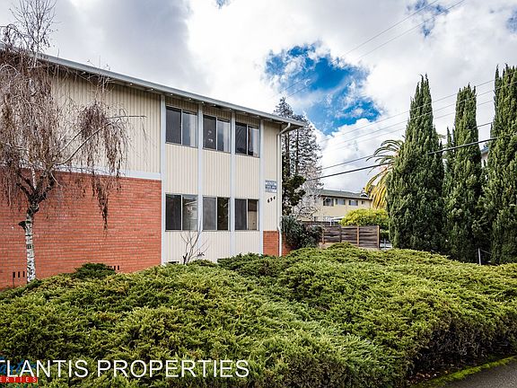2nd image of 694 Grand Coulee Ave APT 01