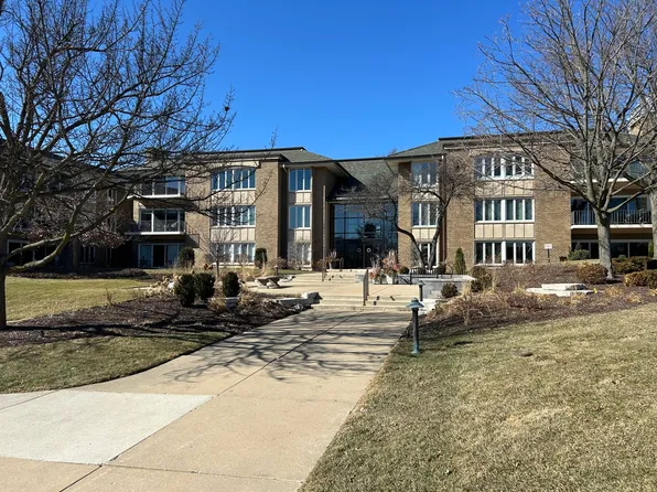 1 Oak Brook Club Dr APT A105, Oak Brook, IL 60523