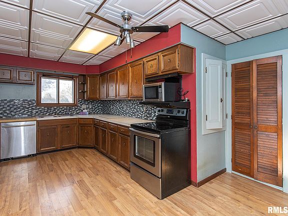 4th image of 515 N Russell Ave