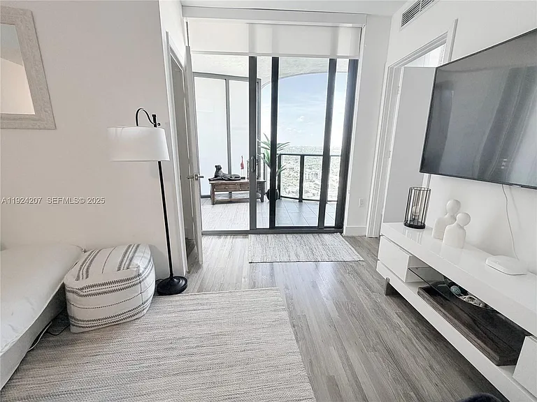 121 NE 34th St #3014 — Photo 45