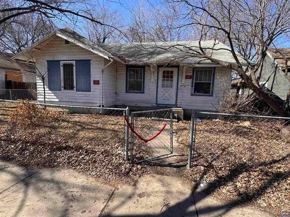 711 SE Lawrence St, Topeka, KS 66607