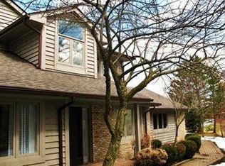 9 Deerfield Ln, Beachwood, OH
