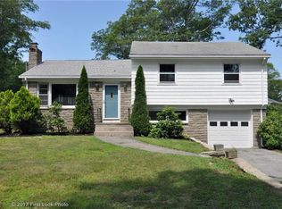 15 Carol Ann Ave, Smithfield, RI 02917