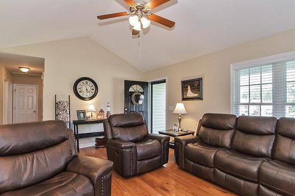 4th image of 2078 Northcrest Dr
