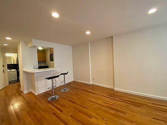 2nd image of 107 E 89th St APT 4C