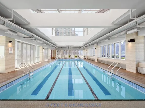 47-05 Center Boulevard image 7 of 20