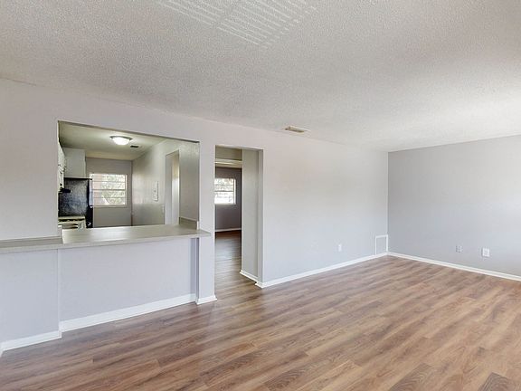 Living Room (1 Bedroom)
