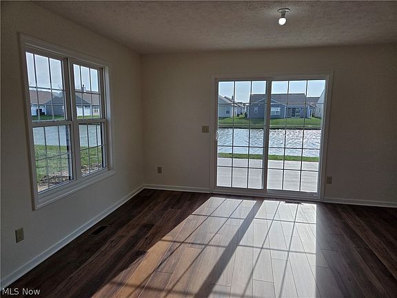 5th image of 133 Stonecrest Trl