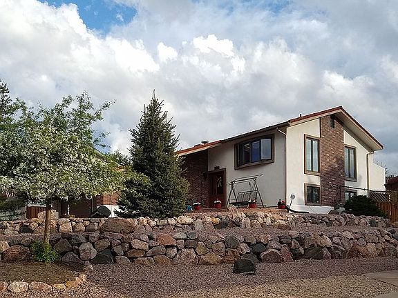 SIDE VIEW SHOWS XERISCAPING