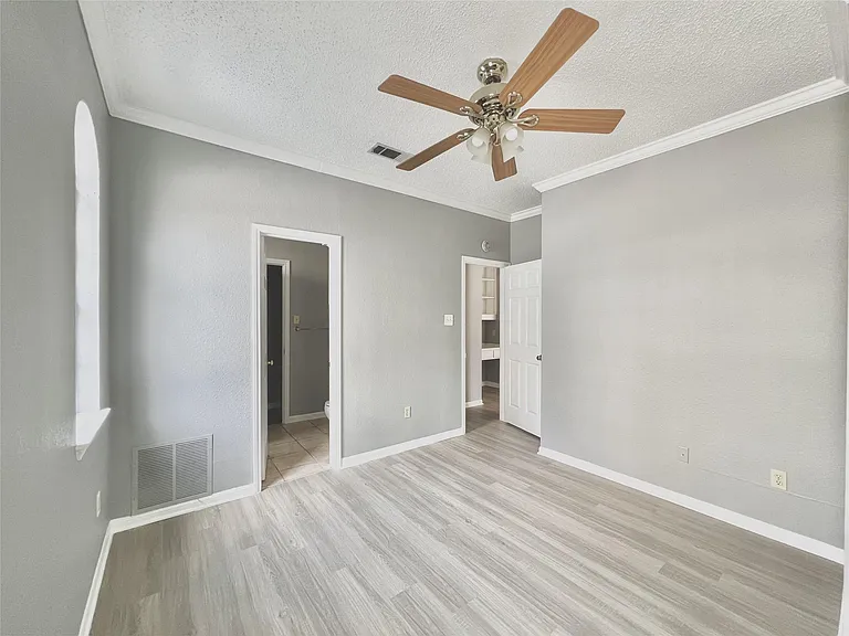 3111 Tom Green St #105 — Photo 9