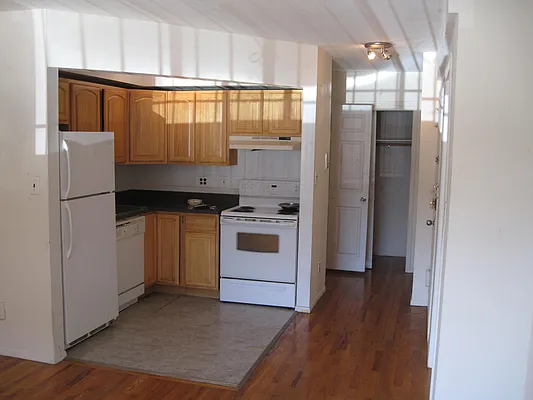 Rented by 18 REALTY | media 29