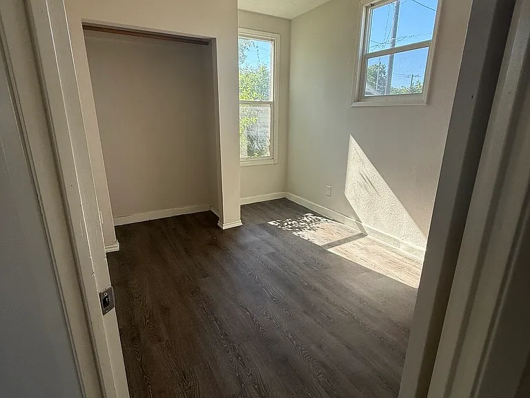 2320 N Center Rd — Photo 3