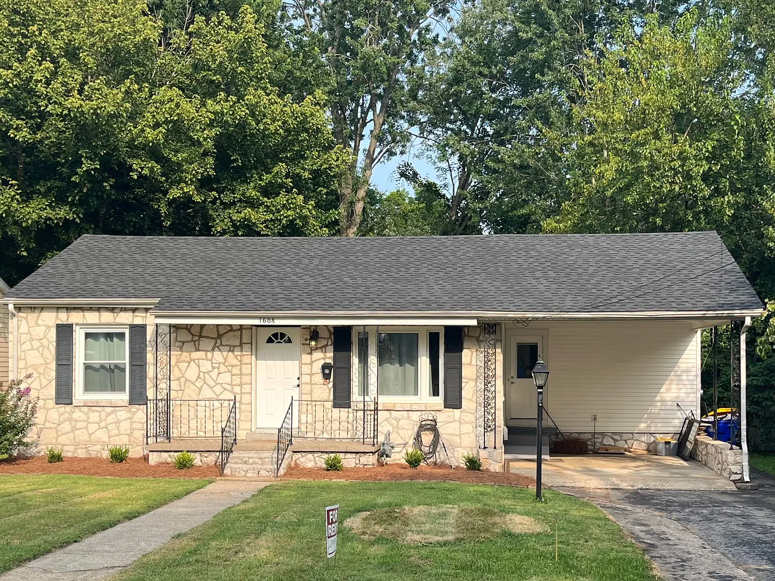 1608 Glendale Drive — Photo 1