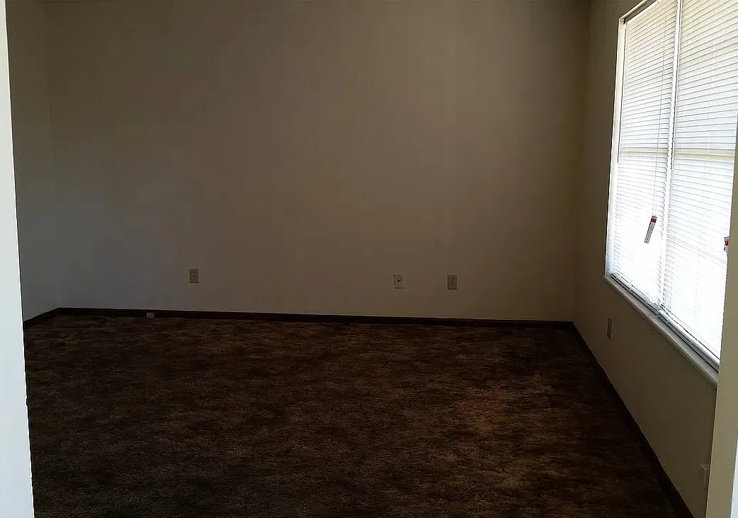 3 bed, 1269 sqft, $1,500 — Photo 2