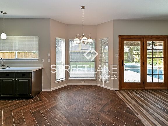 5th image of 1118 Gulfton Dr