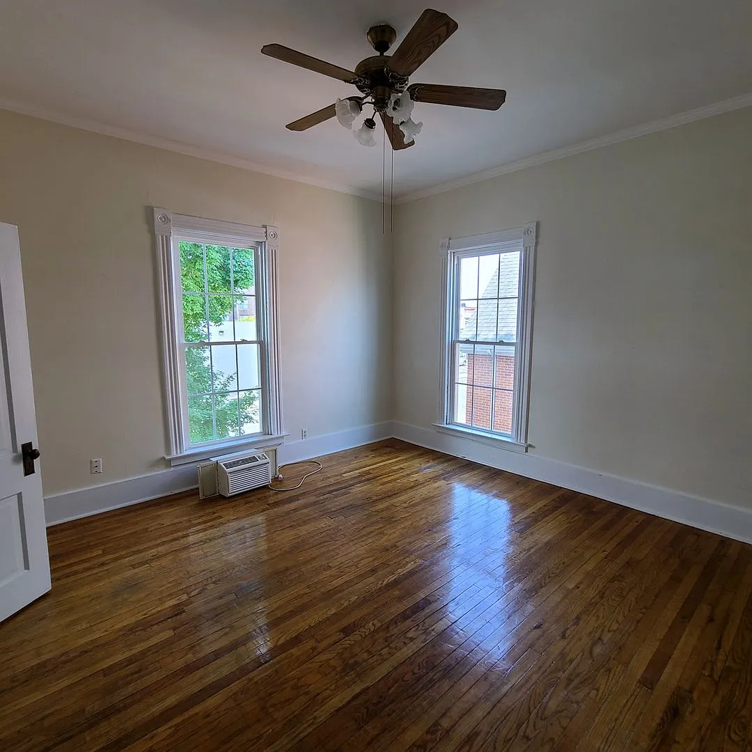 112-4 S 5th — Photo 3
