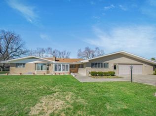 1468 S Manor Dr, Saint Joseph, MI 49085